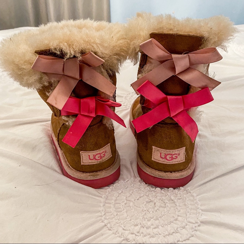UGG Boots Toddler Bow pullon size 3